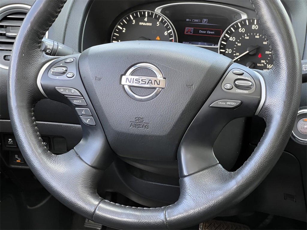 Used 2020 Nissan Pathfinder Platinum image 28