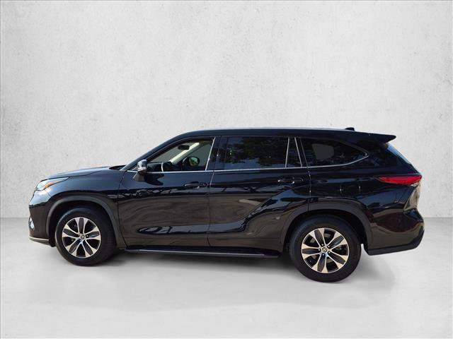 Used 2022 Toyota Highlander XLE FWD image 8