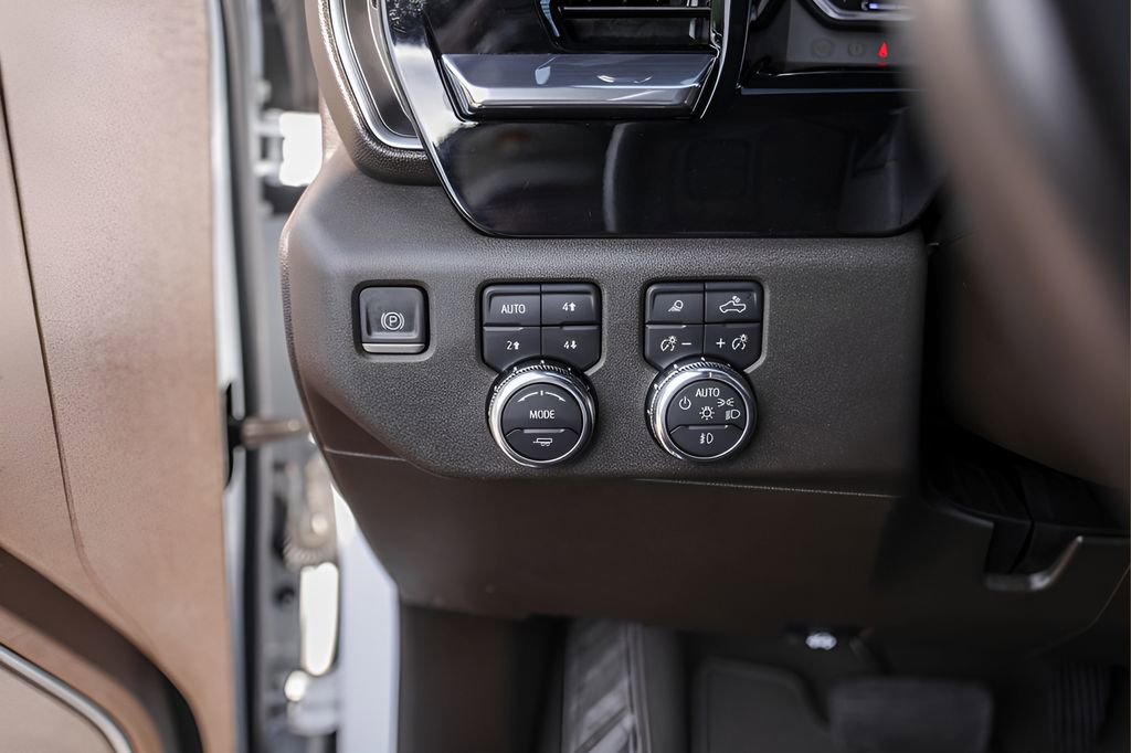 Used 2024 GMC Sierra 1500 SLT w/ X31 Off-Road Package AWD/4WD image 15