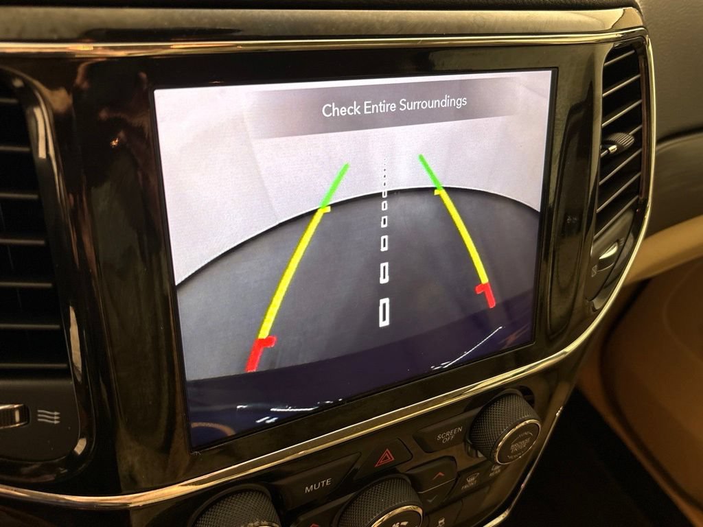 Used 2022 Jeep Grand Cherokee Laredo E RWD image 35
