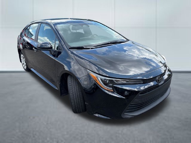 Used 2025 Toyota Corolla LE FWD image 5