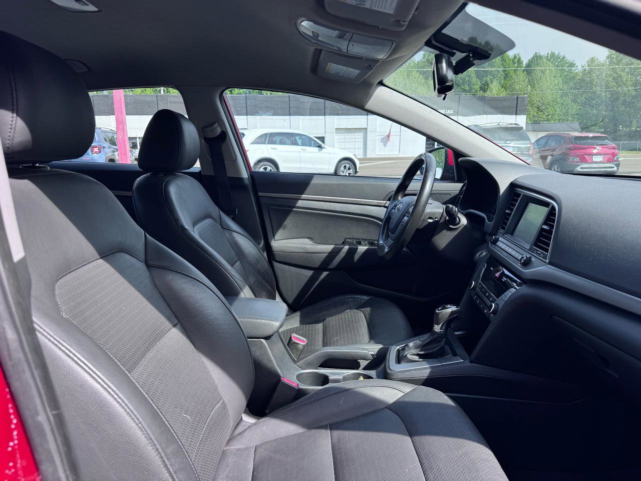 Used 2017 Hyundai Elantra Limited FWD image 10