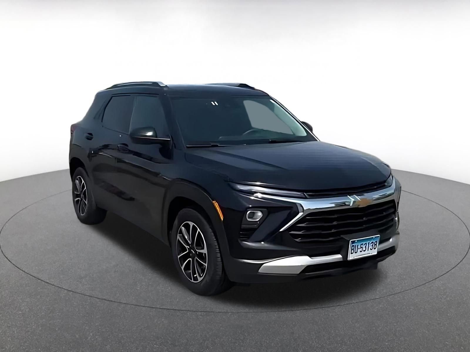 Used 2025 Chevrolet TrailBlazer LT FWD image 3