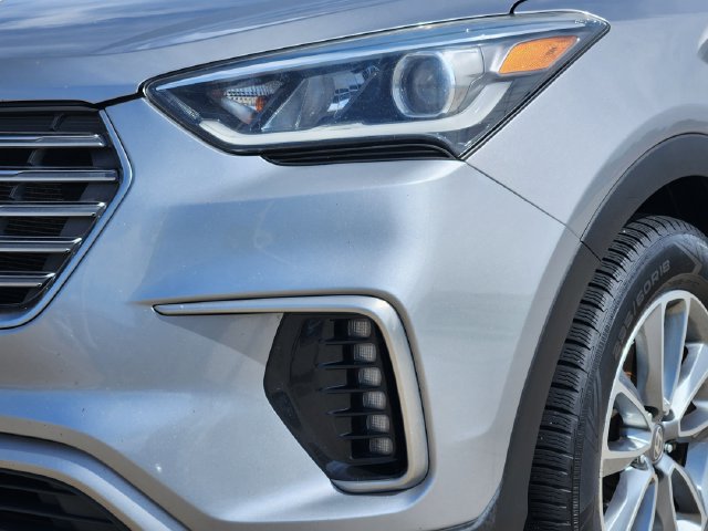 Used 2017 Hyundai Santa Fe SE AWD/4WD image 10