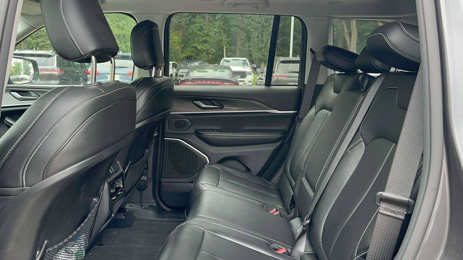 Used 2023 Jeep Grand Cherokee 4WD 4xe image 10