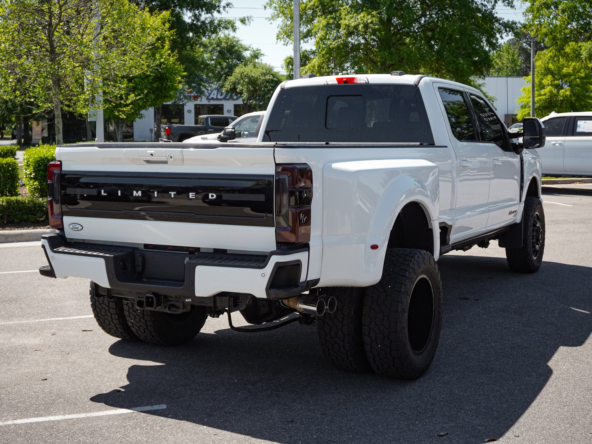 Used 2024 Ford F350 Limited AWD/4WD image 10