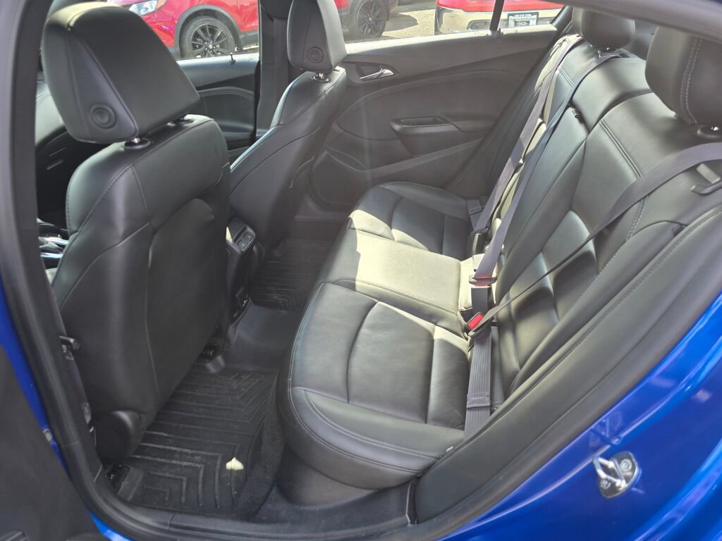 Used 2017 Chevrolet Cruze Premier FWD image 18