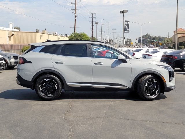 New 2026 Kia Sportage EX w/ EX Panorama Roof Package FWD image 4