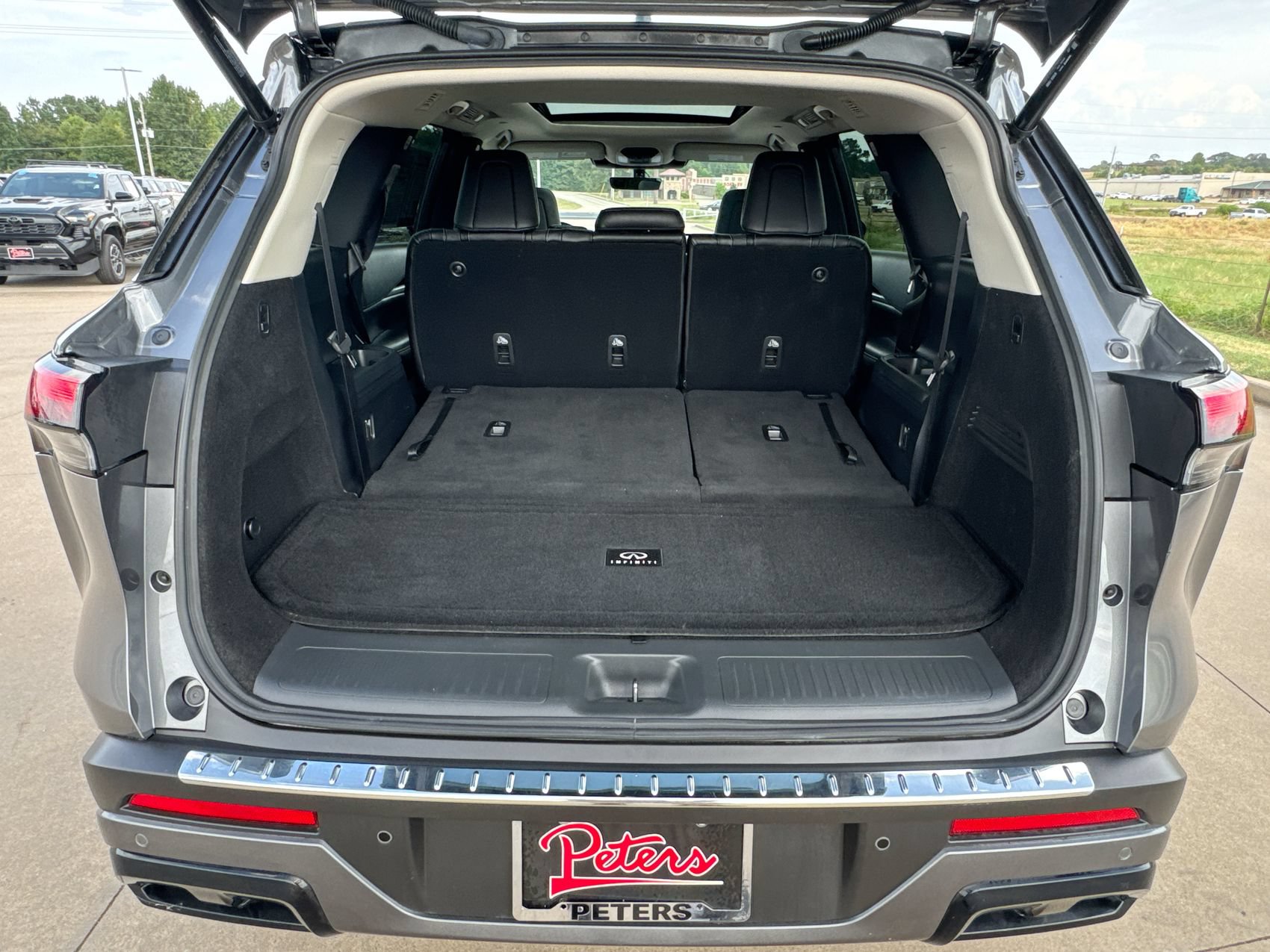 Used 2025 INFINITI QX60 Pure w/ Cargo Package FWD image 24