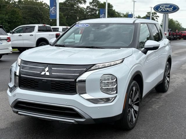 Used 2025 Mitsubishi Outlander SE