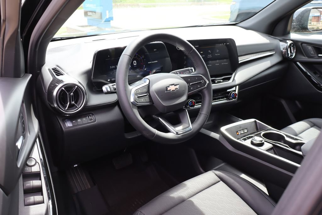 New 2026 Chevrolet Equinox LT w/ Convenience Package II AWD/4WD image 12