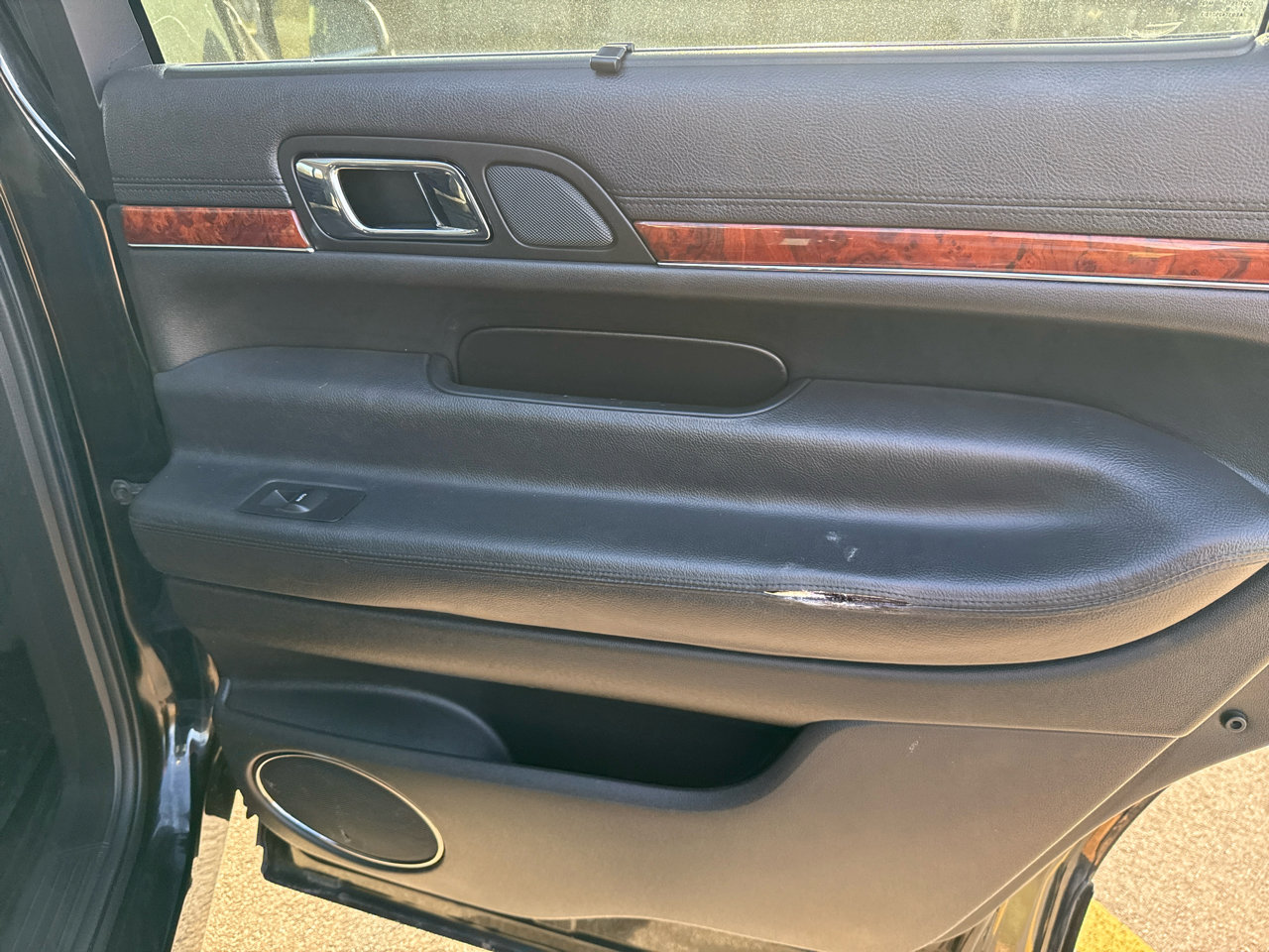 Used 2019 Lincoln MKT AWD image 27