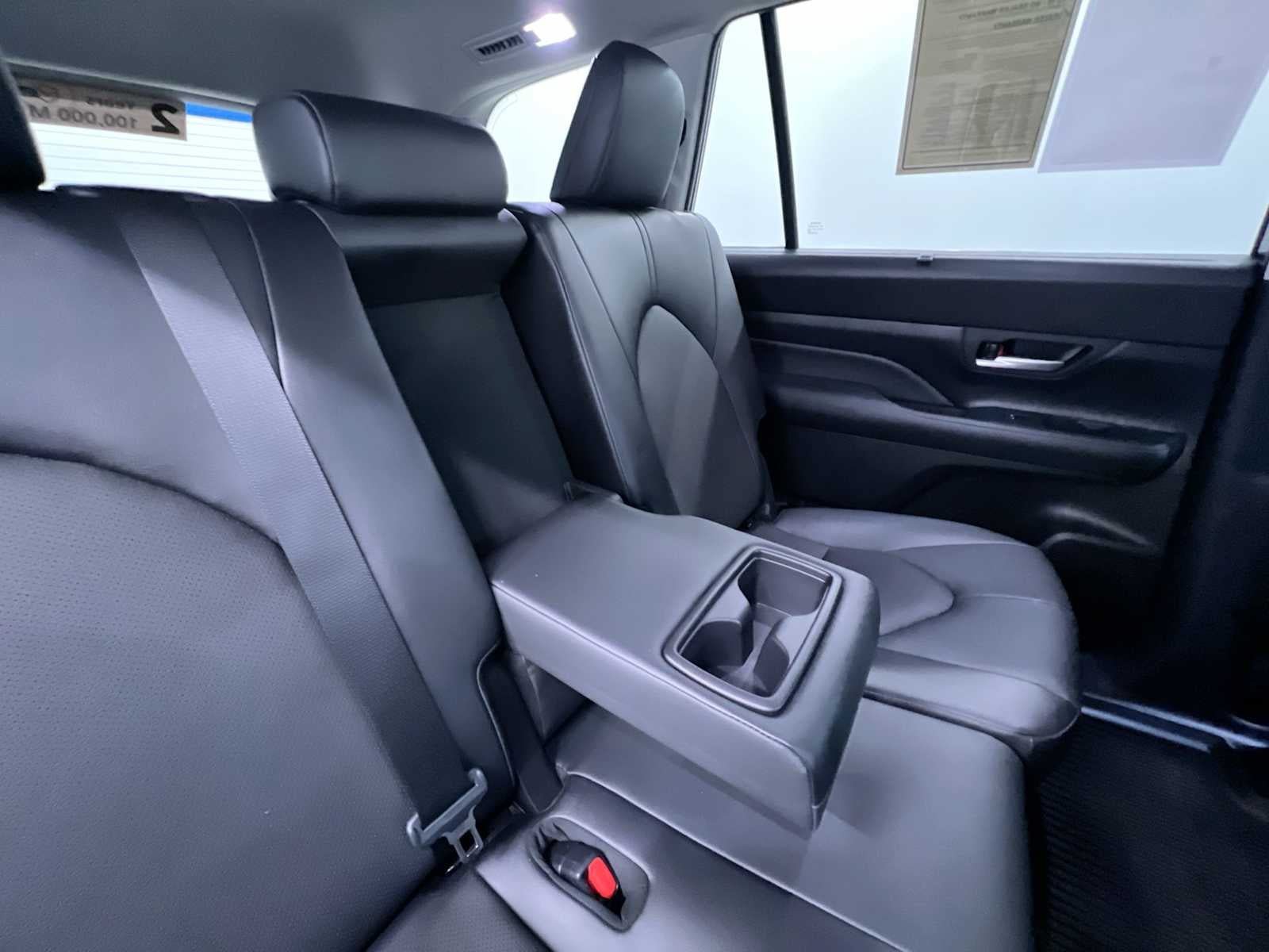 Used 2025 Toyota Grand Highlander AWD image 38