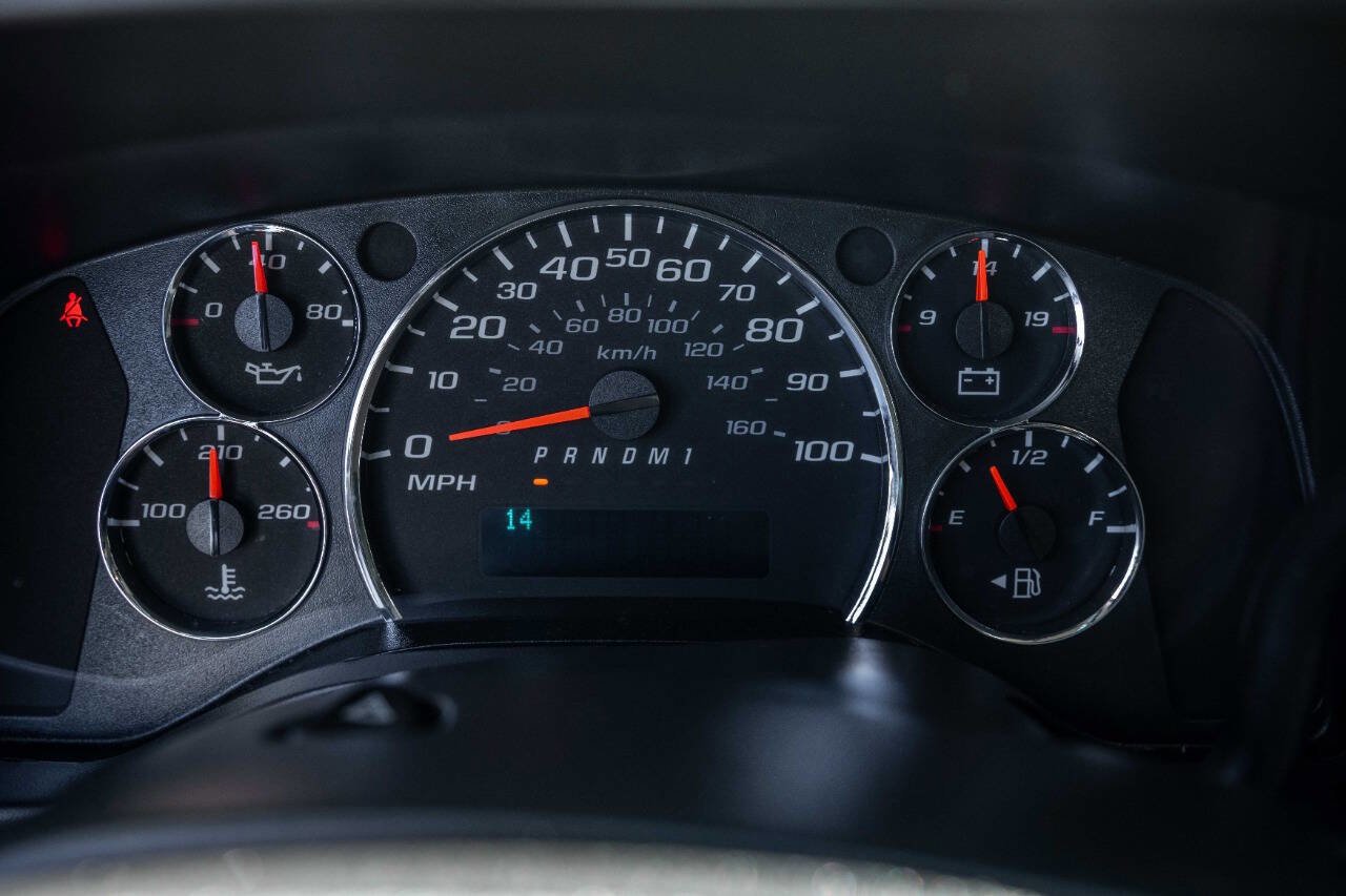 Used 2016 Chevrolet Express 2500 image 12