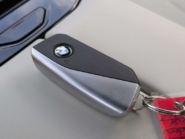 Used 2024 BMW 530i w/ Convenience Package RWD image 32