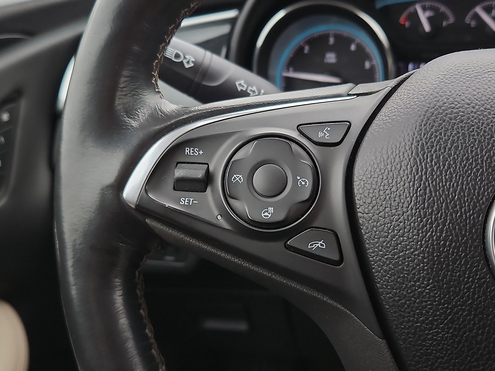 Used 2018 Buick Envision Essence image 20
