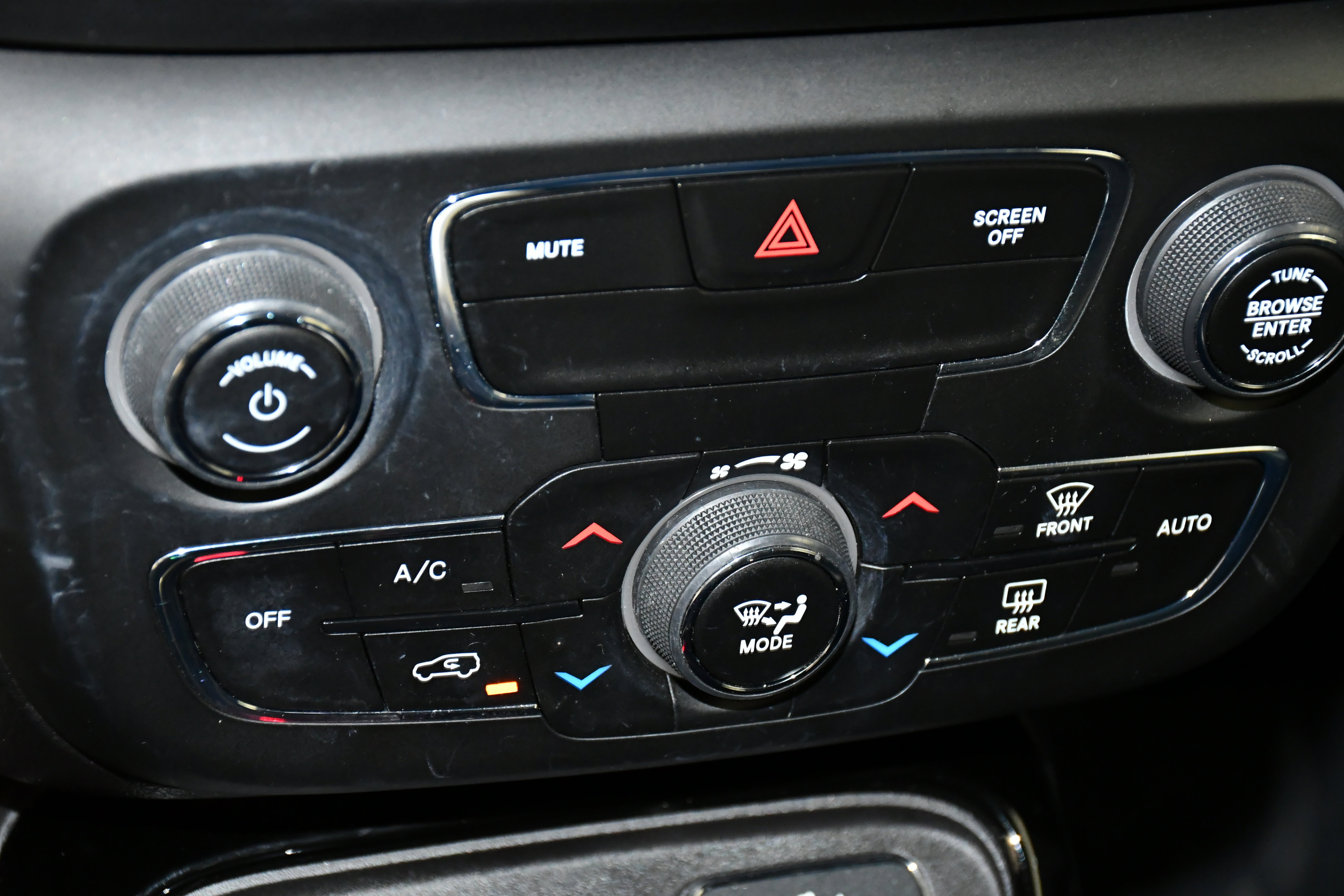 Used 2020 Jeep Compass Altitude image 30