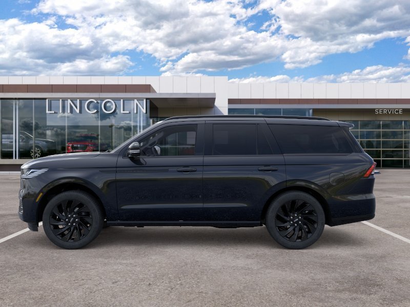 New 2025 Lincoln Navigator Reserve w/ Jet Appearance Package AWD/4WD image 3