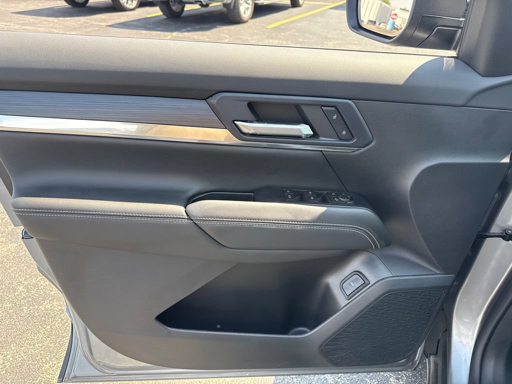 New 2026 GMC Terrain Elevation w/ Elevation Premium Package AWD/4WD image 14