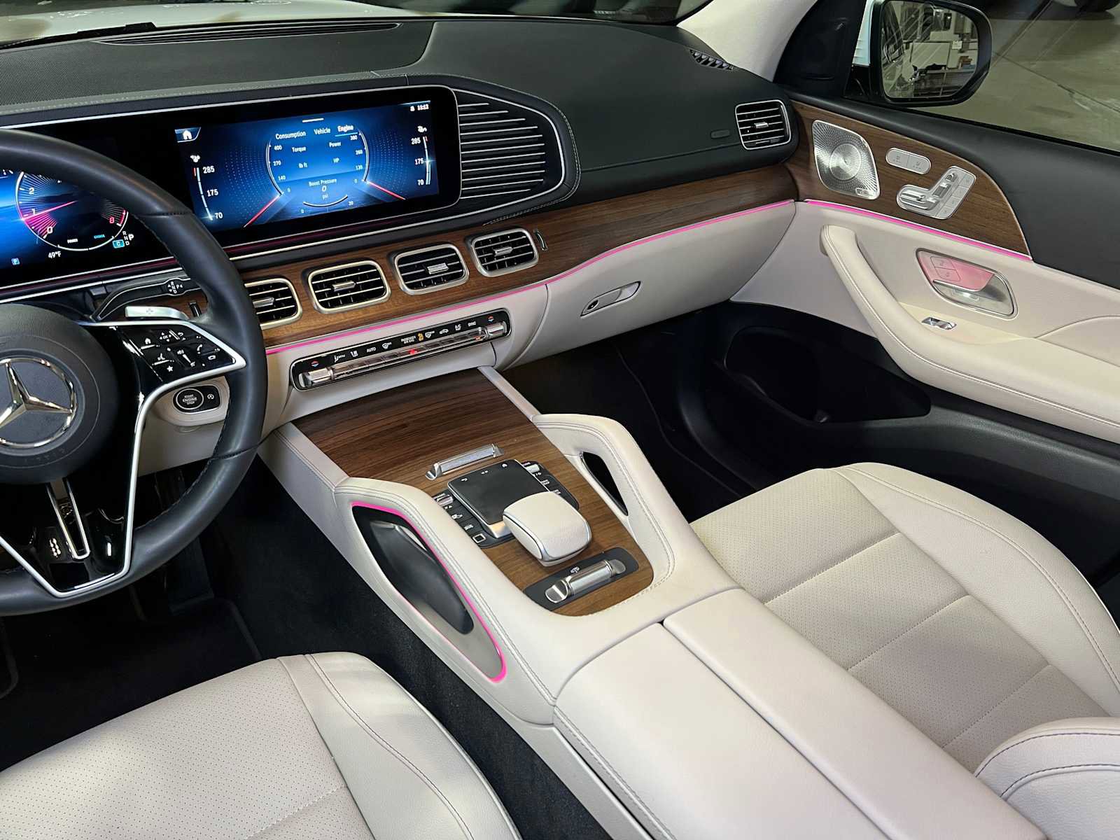 Used 2025 Mercedes-Benz GLS 450 4MATIC image 40