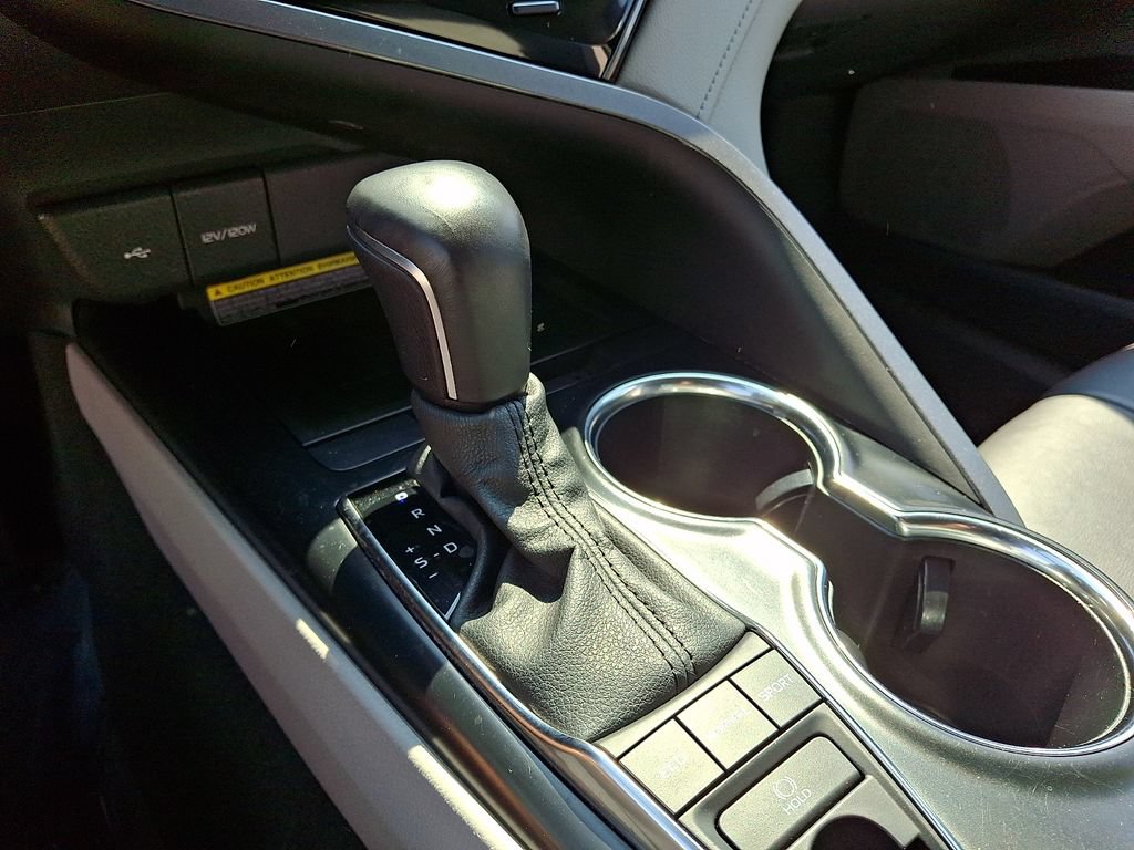Certified 2020 Toyota Camry XLE AWD/4WD image 16