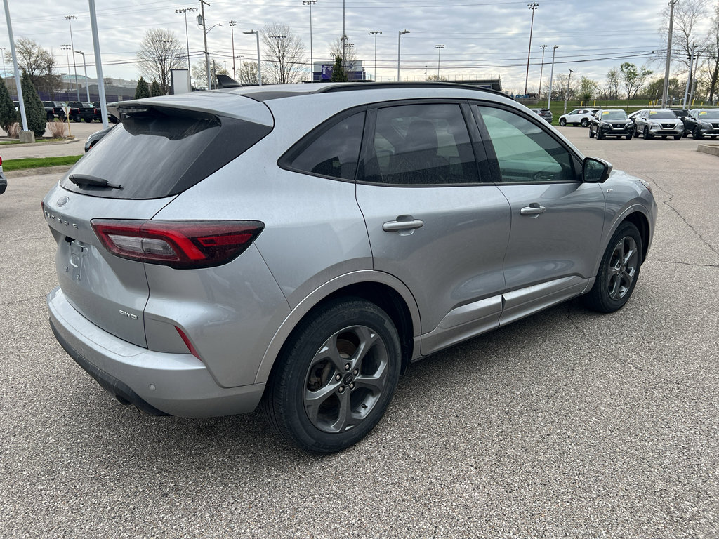 Used 2023 Ford Escape ST-Line Select w/ Tech Pack #2 image 7