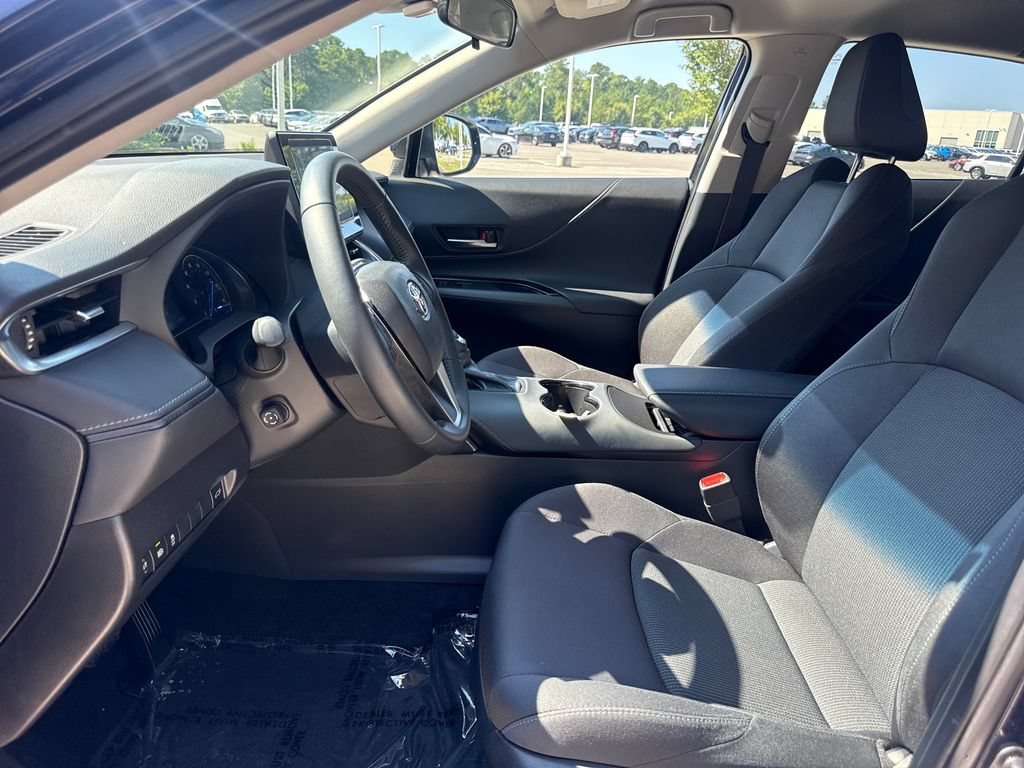 Used 2024 Toyota Venza LE AWD/4WD image 12
