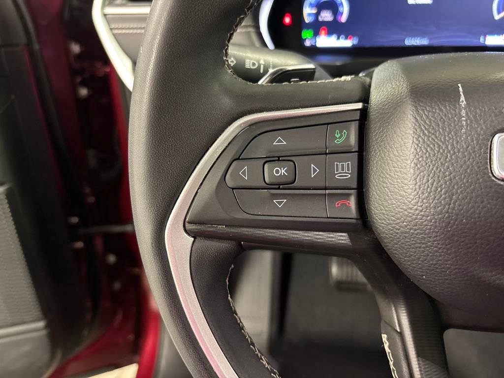 Used 2023 Jeep Grand Cherokee Altitude image 28