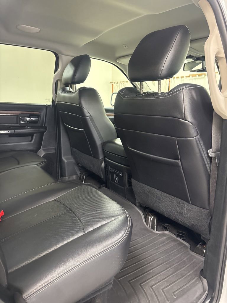 Used 2018 RAM 1500 Laramie w/ Convenience Group AWD/4WD image 30