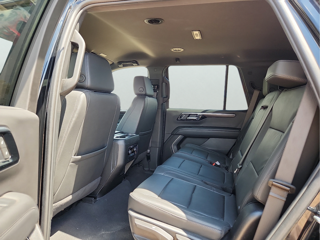 Used 2025 Chevrolet Tahoe LT RWD image 15