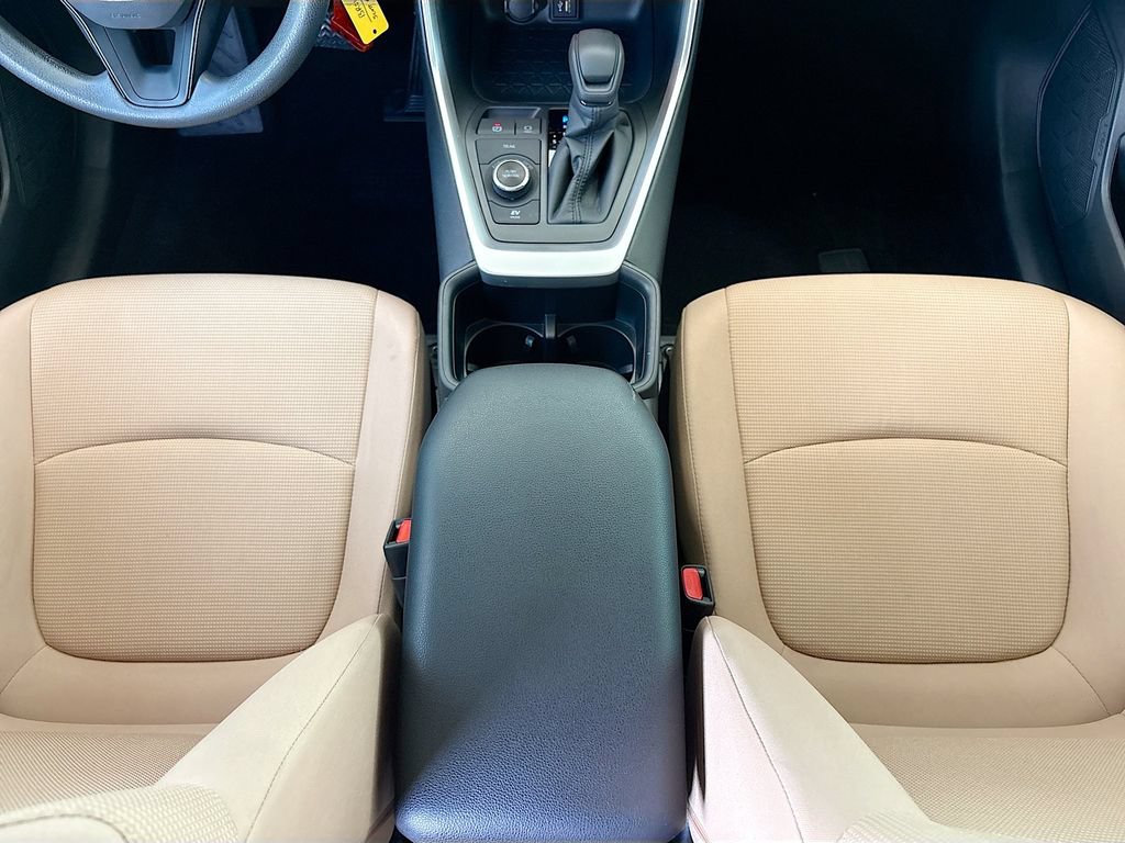 Used 2025 Toyota RAV4 LE AWD/4WD image 16