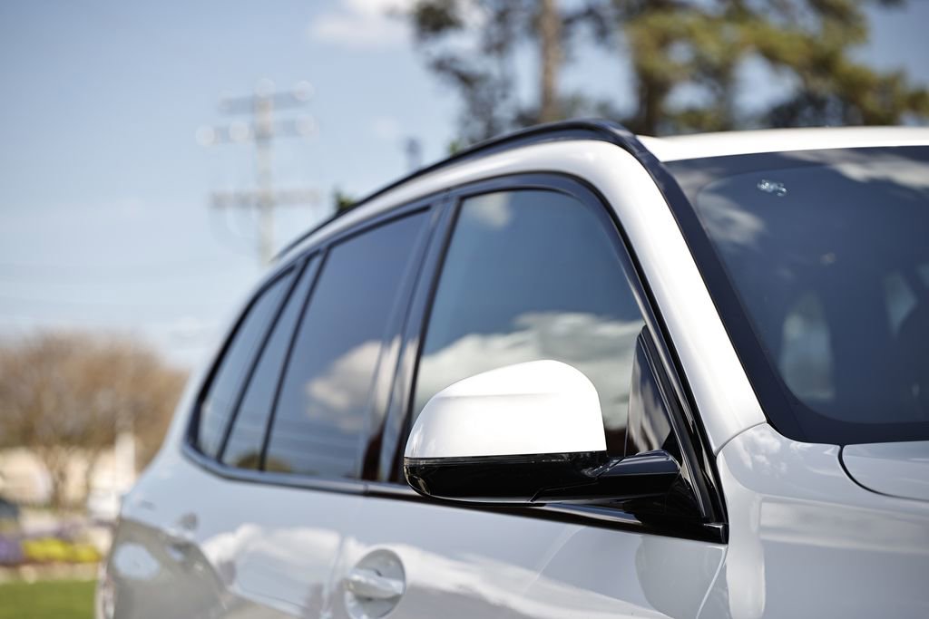 New 2026 BMW X5 xDrive50e w/ M Sport Package image 3