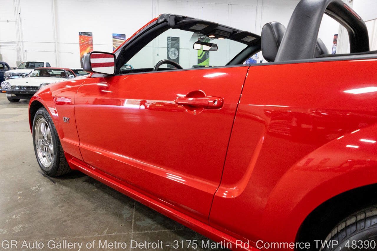 Used 2005 Ford Mustang GT Premium RWD image 23