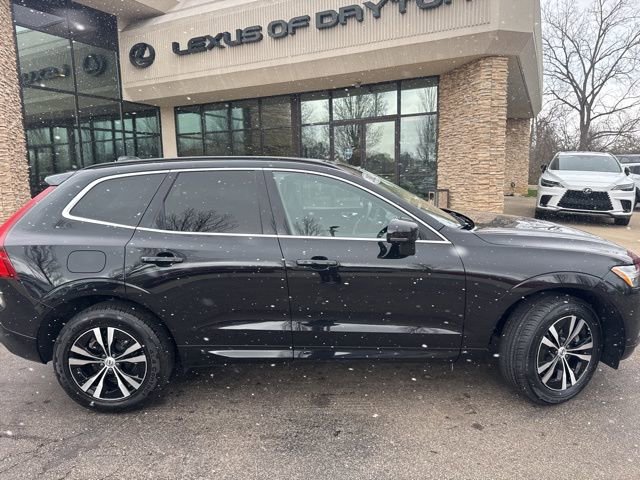 Used 2023 Volvo XC60 B5 Core video 3