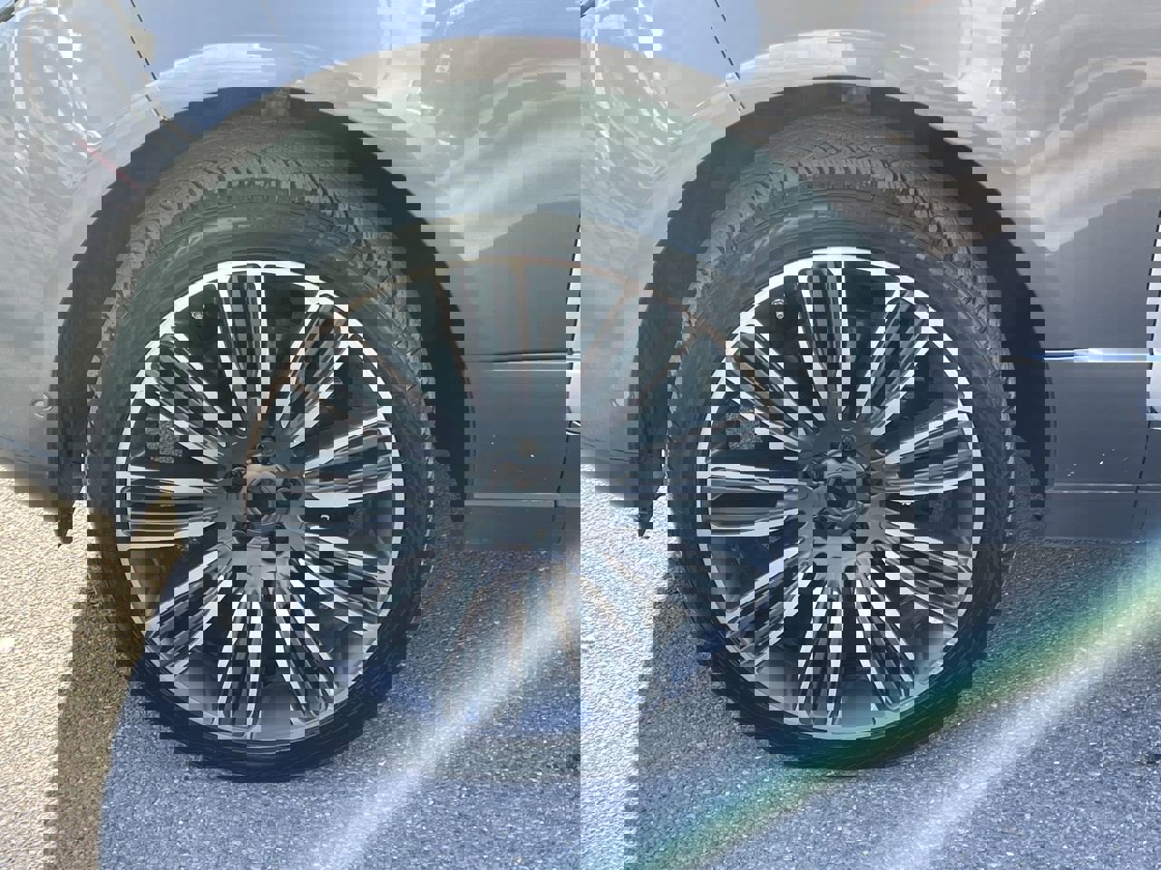 Used 2019 Land Rover Range Rover Long Wheelbase Autobiography image 26