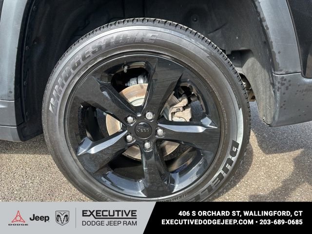 Used 2022 Jeep Grand Cherokee Altitude AWD/4WD image 14