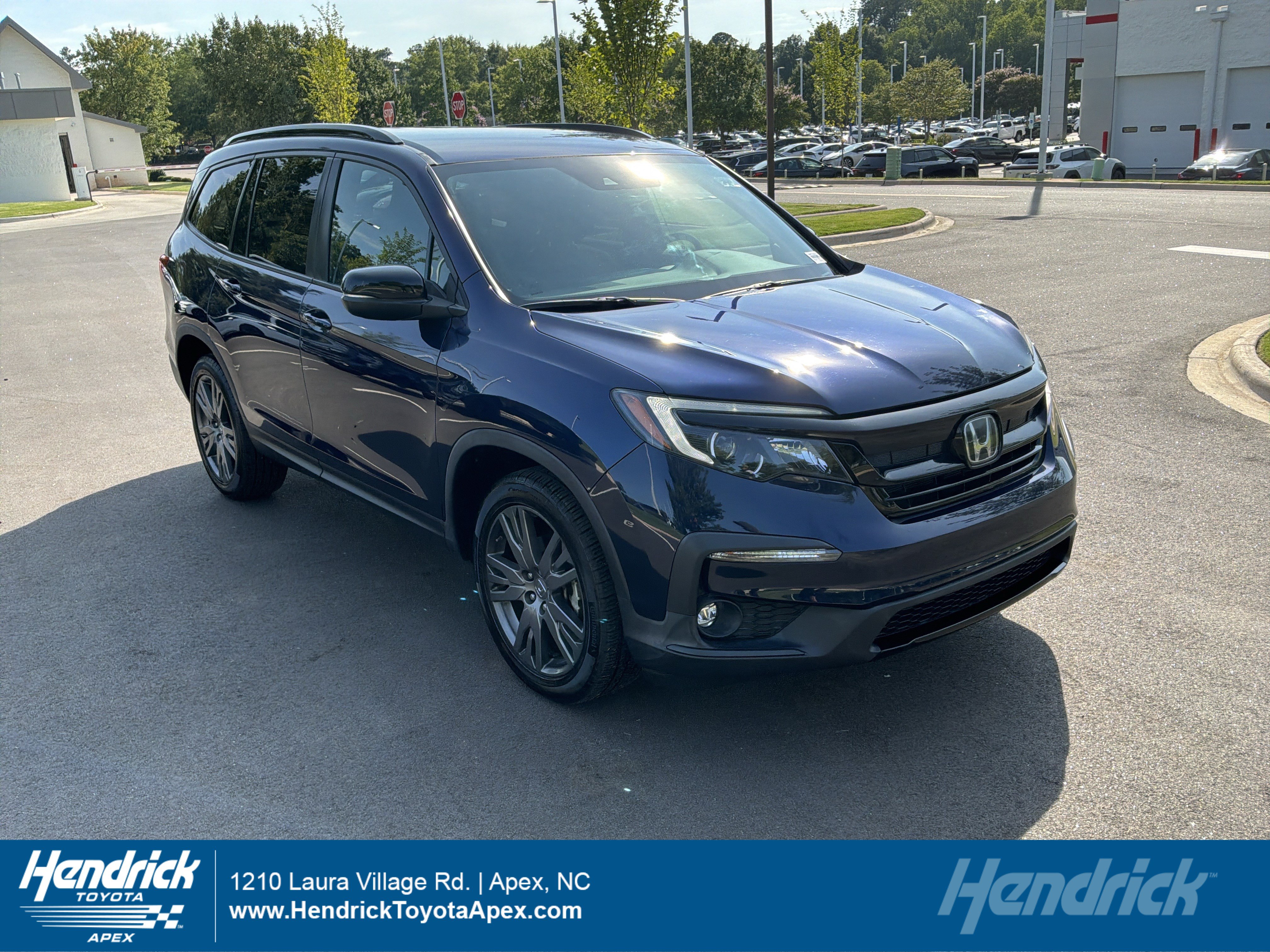 Used 2022 Honda Pilot Sport image 1