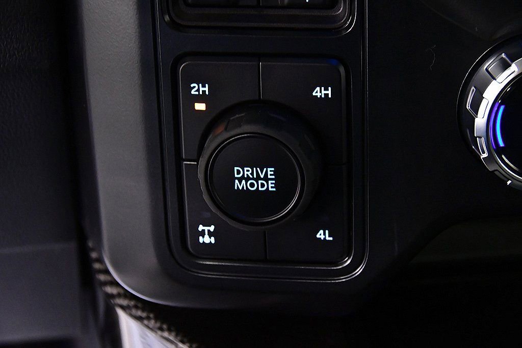 New 2026 Ford F250 Lariat w/ Black Appearance Package image 32