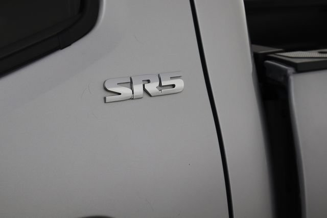 Used 2020 Toyota Tacoma SR5 AWD/4WD image 40