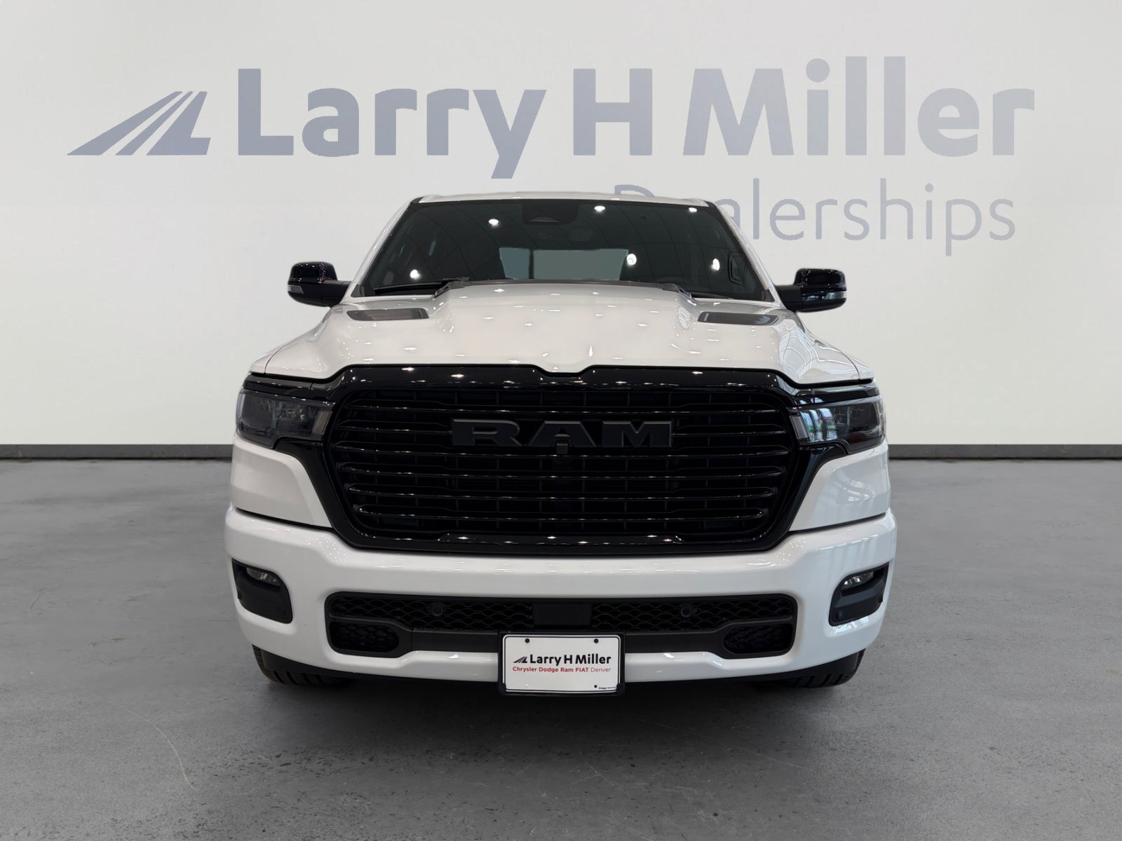 Used 2025 RAM 1500 Laramie w/ Night Edition AWD/4WD image 8