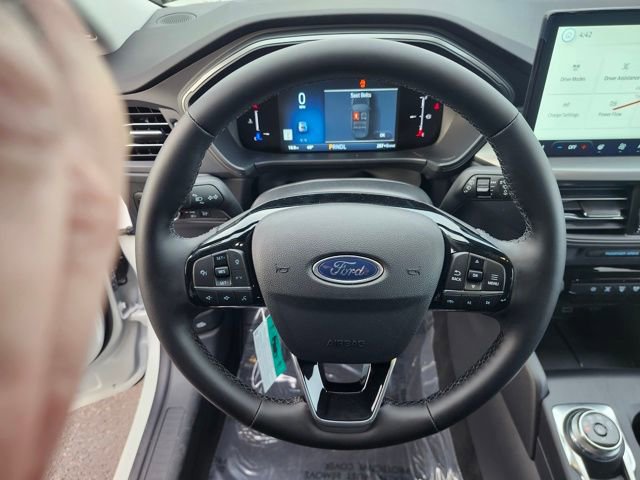 New 2025 Ford Escape SE FWD image 19
