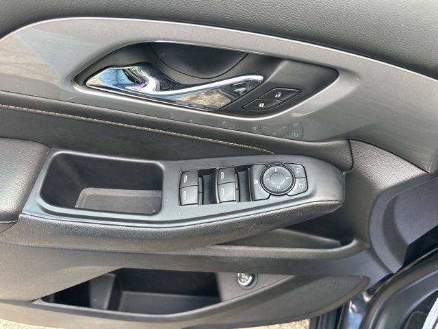 Used 2021 Chevrolet Traverse LT image 14