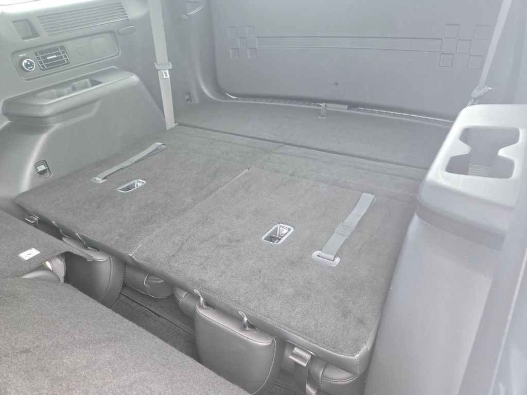 Used 2025 Hyundai Santa Fe SEL FWD image 9