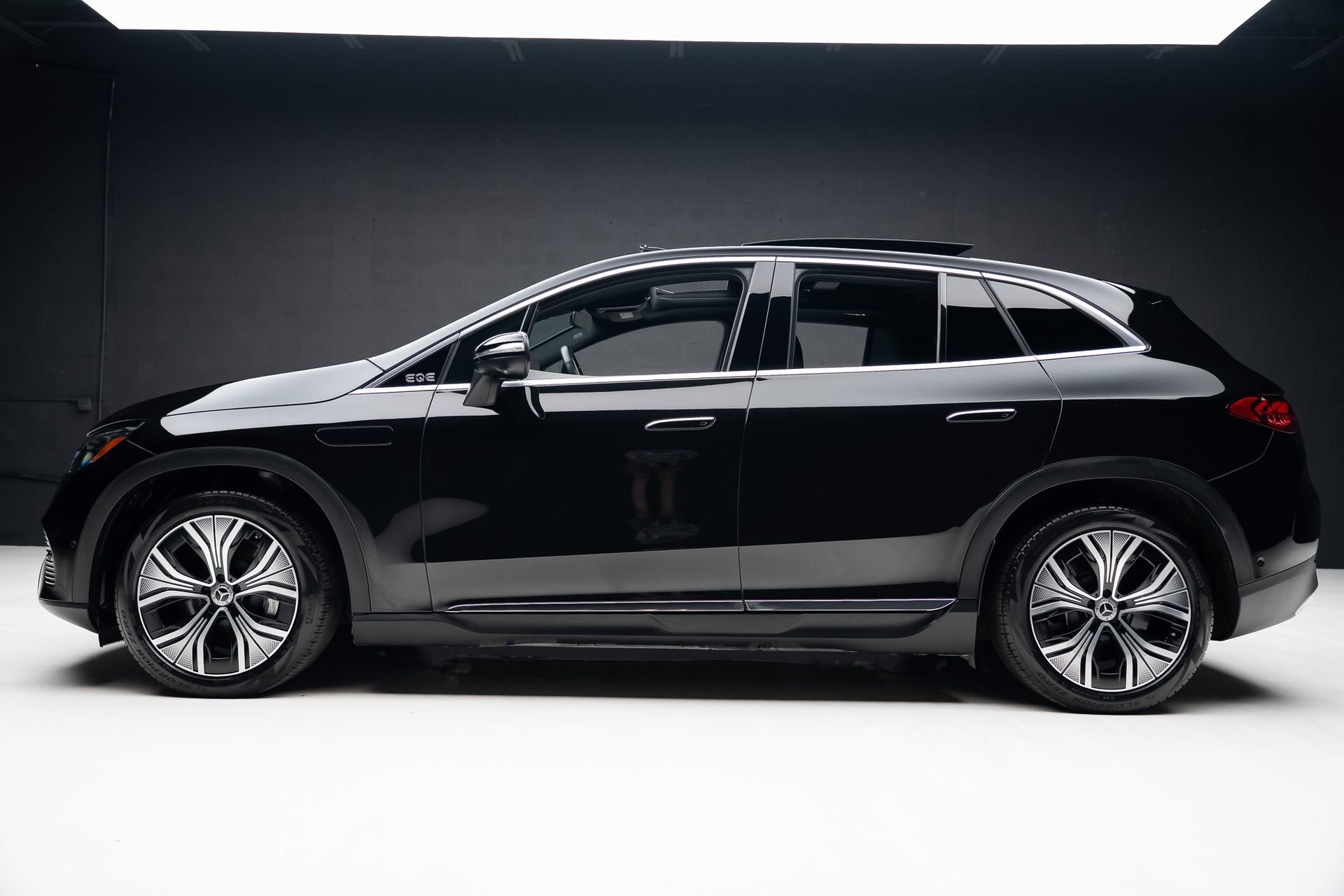 Used 2023 Mercedes-Benz EQE 350+ 4MATIC SUV image 18