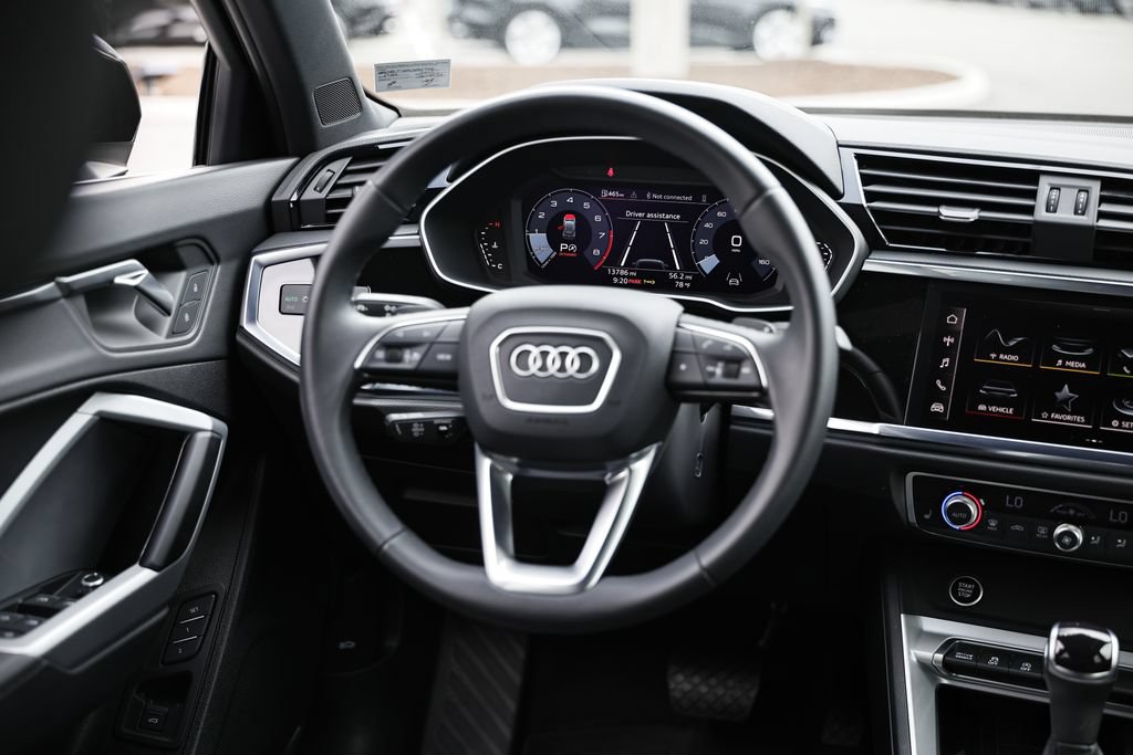 Used 2025 Audi Q3 2.0T Premium w/ Convenience Package AWD/4WD image 28