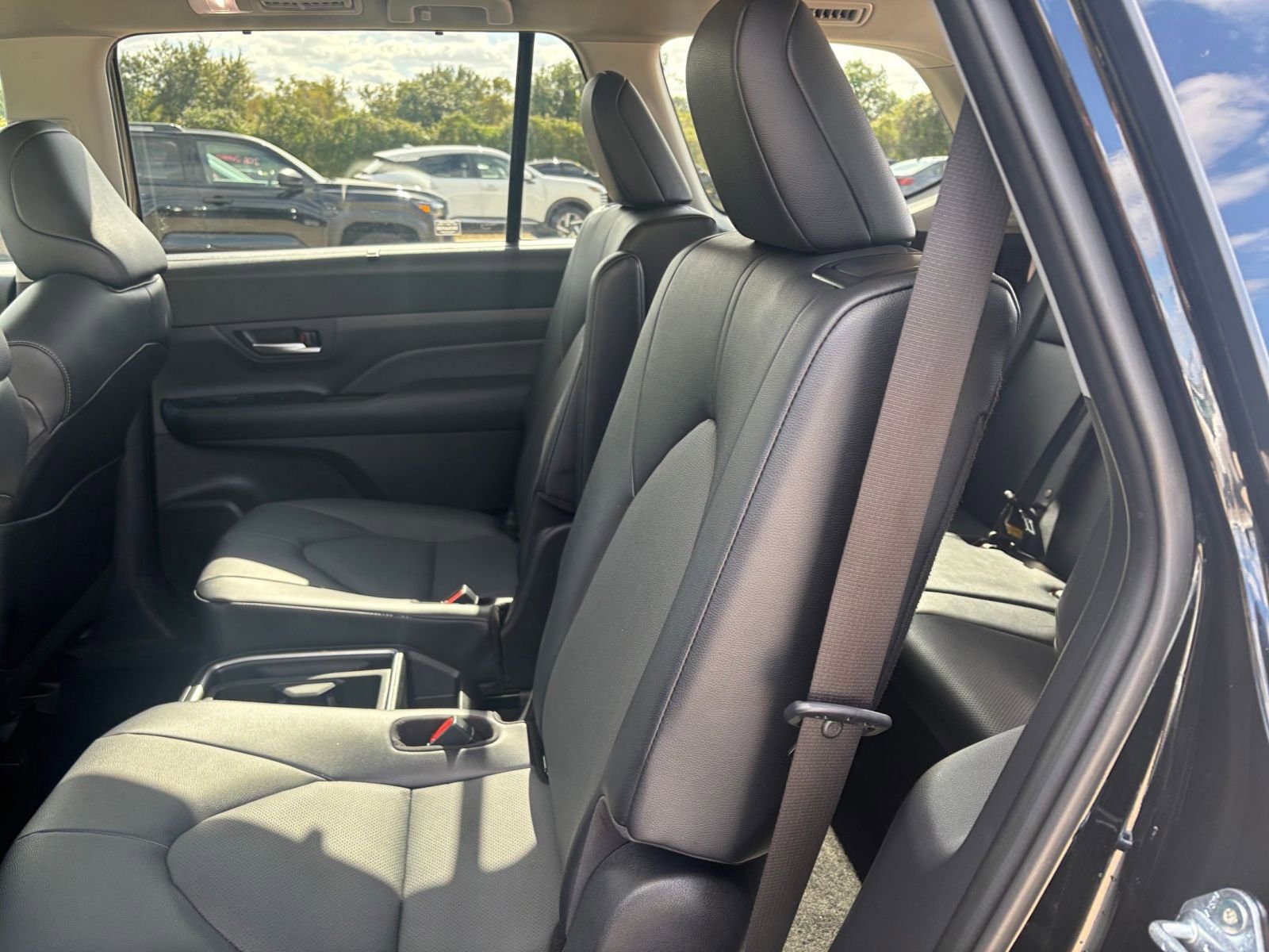 Used 2025 Toyota Grand Highlander FWD image 37