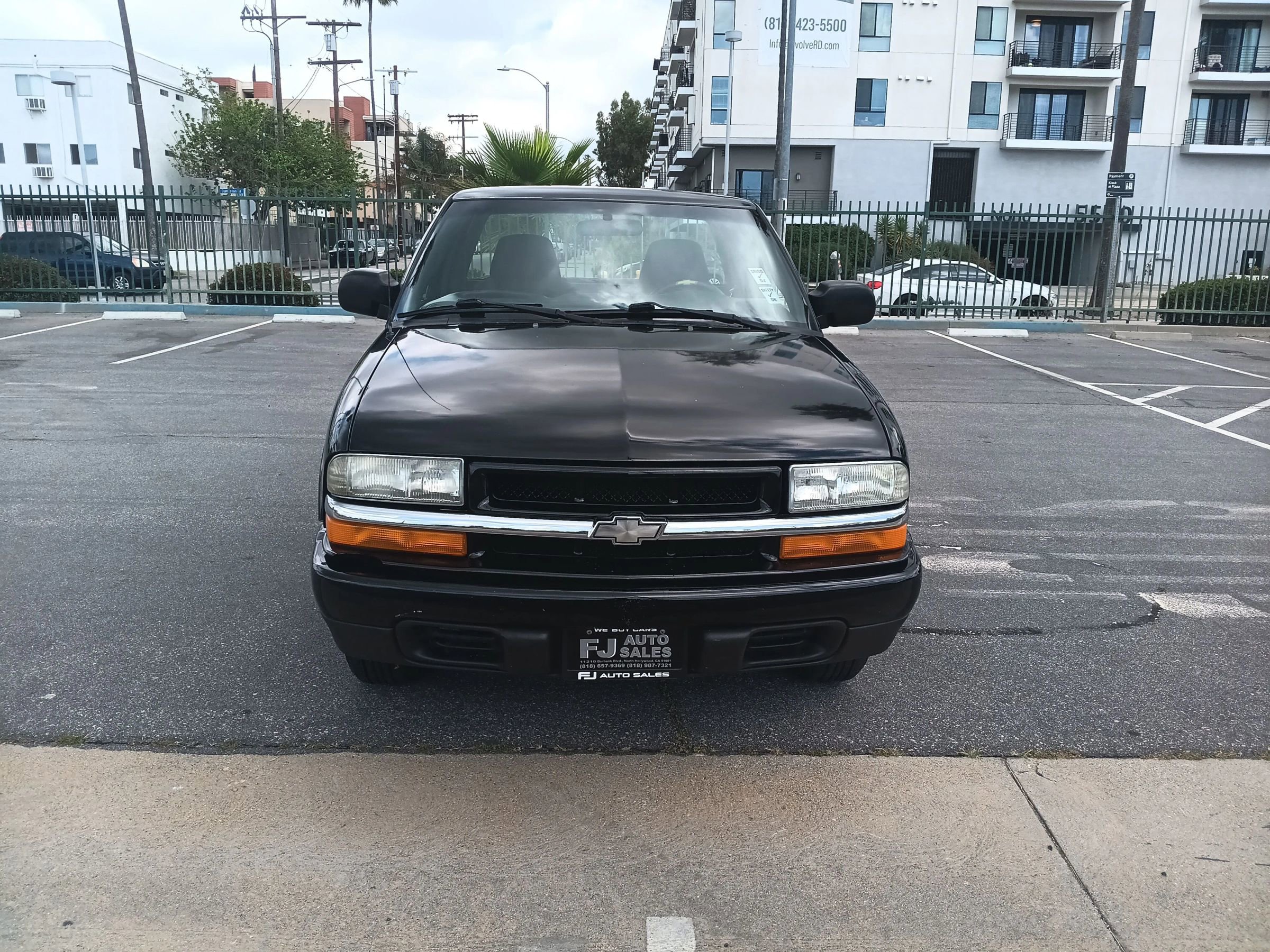 Used 2003 Chevrolet S10 Pickup 2WD Extended Cab image 2