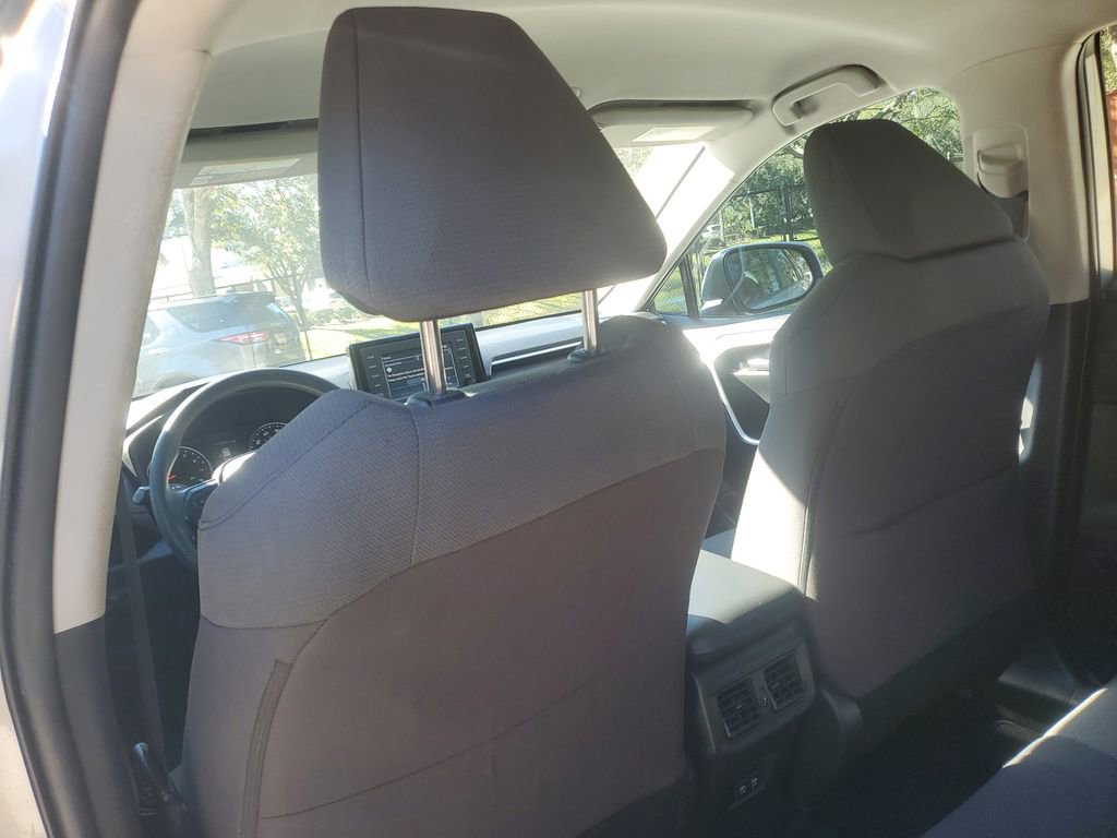 Used 2021 Toyota RAV4 XLE image 14
