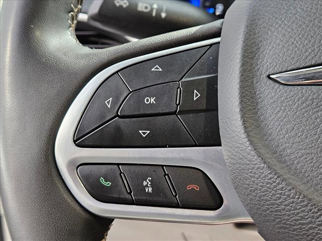 Used 2023 Chrysler Pacifica Touring-L FWD image 20