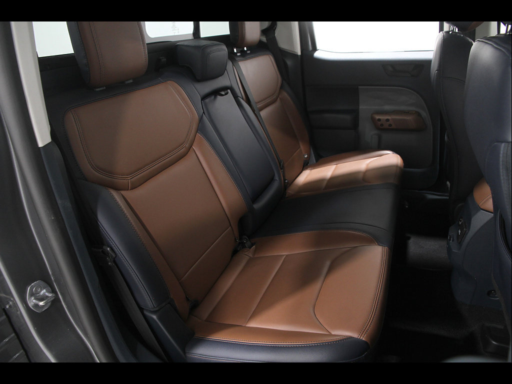 Used 2023 Ford Maverick Lariat w/ Lariat Luxury Package FWD image 18